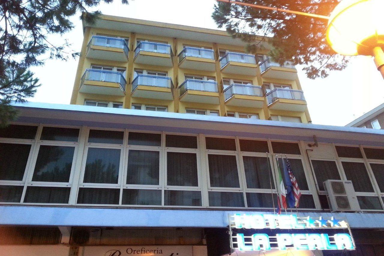 Hotel La Perla Ріміні Екстер'єр фото
