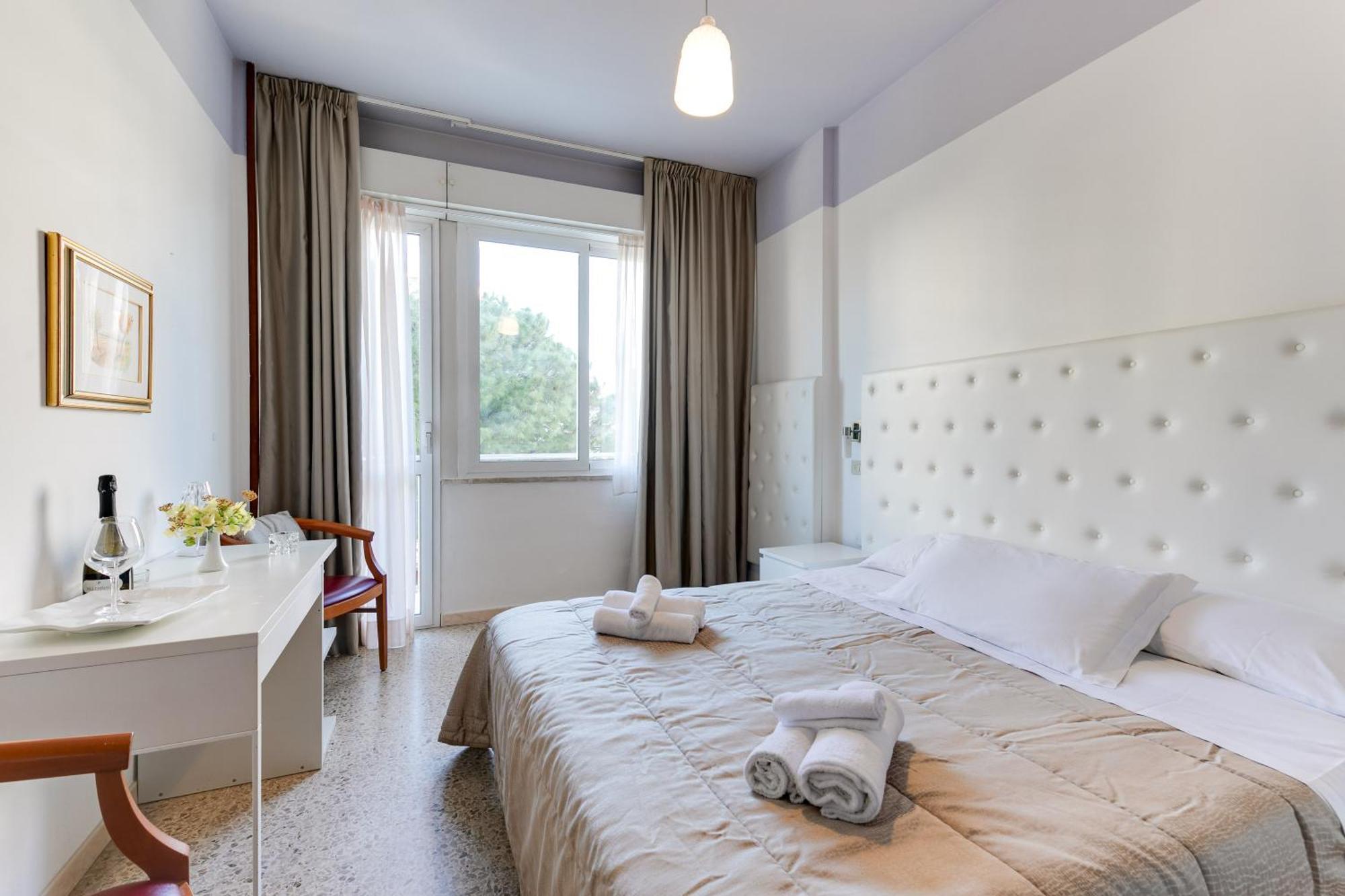 Hotel La Perla Ріміні Екстер'єр фото