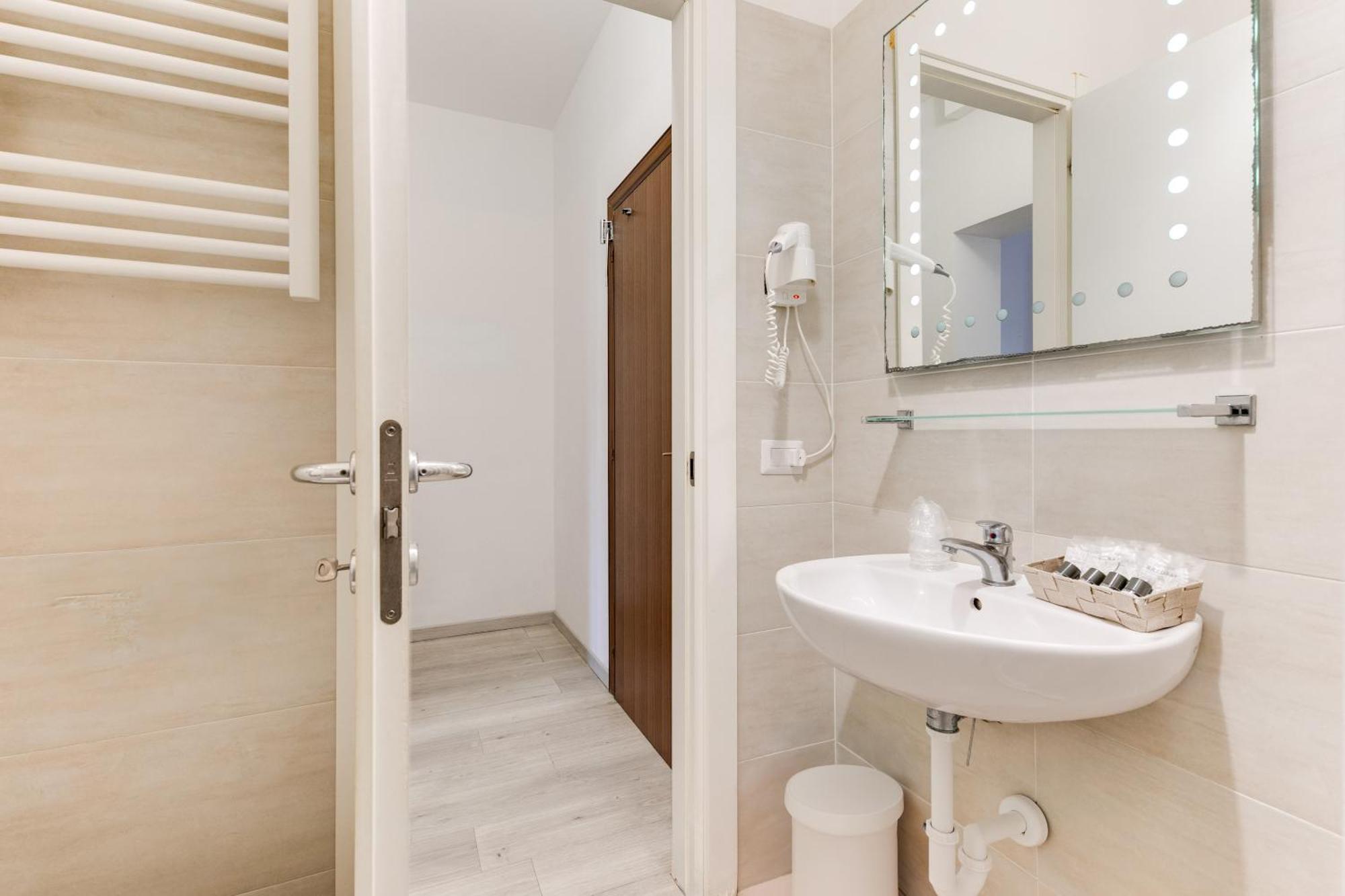 Hotel La Perla Ріміні Екстер'єр фото