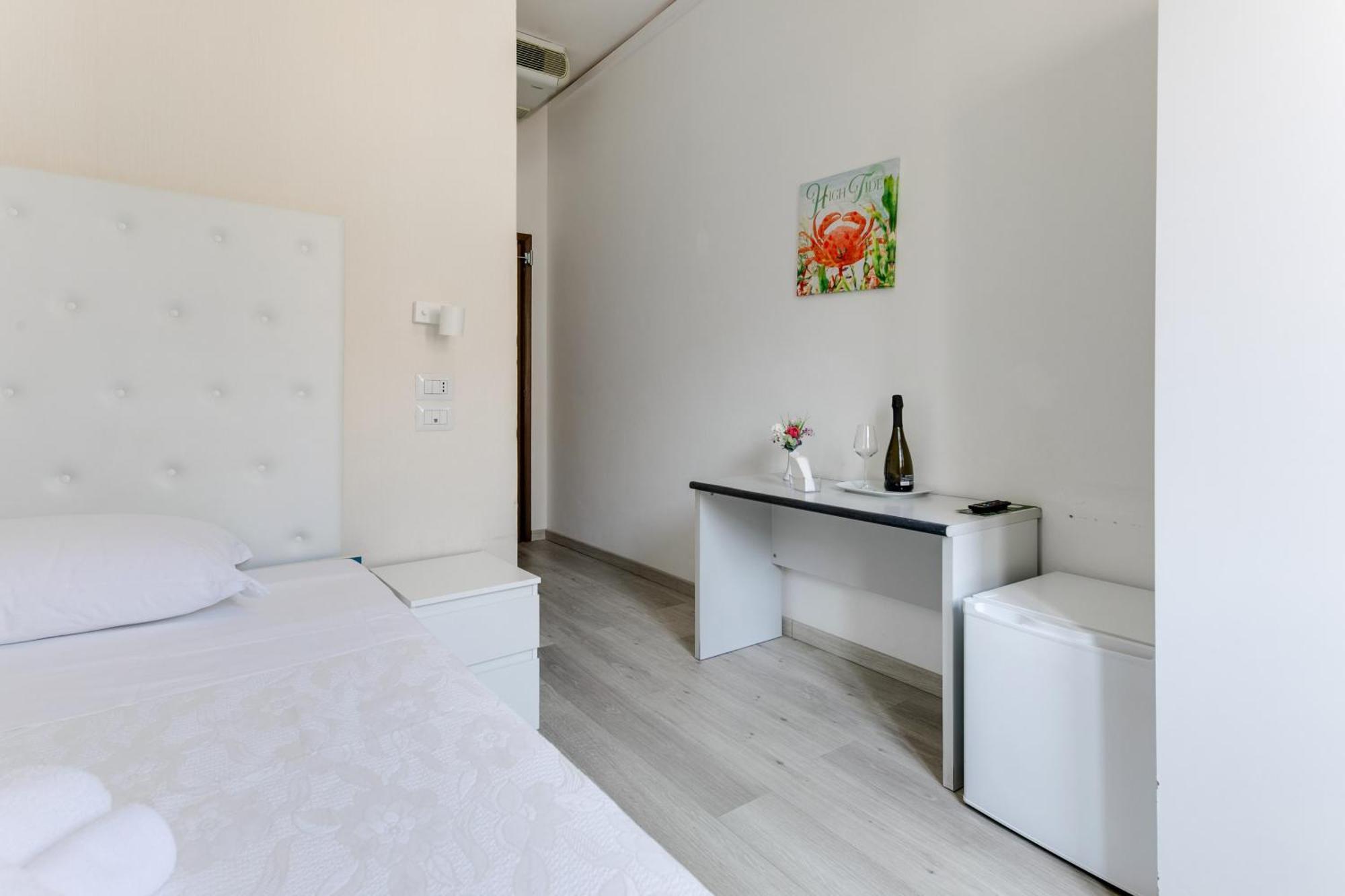 Hotel La Perla Ріміні Екстер'єр фото