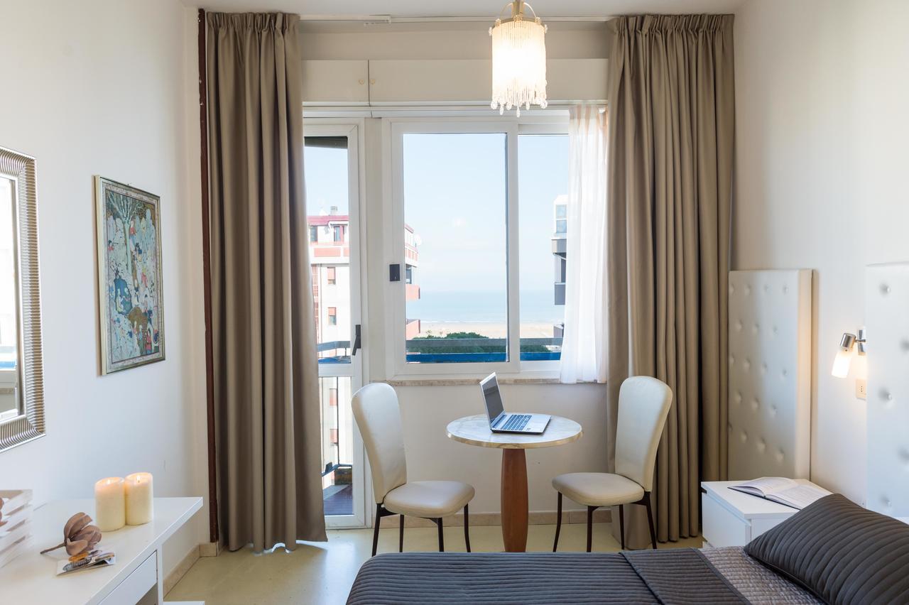 Hotel La Perla Ріміні Екстер'єр фото
